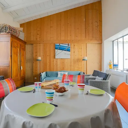 Holiday home A Deux Pas Du Marche Maison 6 Personnes